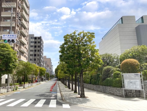 東京都現代美術館近くの通り