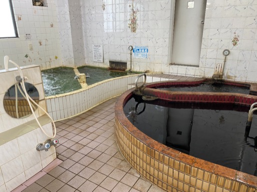 蒲田温泉は真っ黒な黒湯を銭湯で堪能できる銭湯です