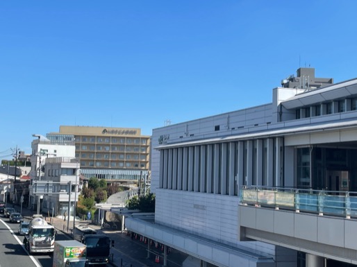 登戸駅のすぐそばに、救急医療に対応している「川崎市立多摩病院」がある