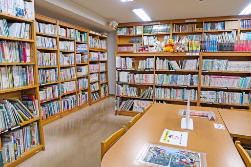 青葉台コミュニティハウス 本の家は2万8,000冊の蔵書を誇る公共施設